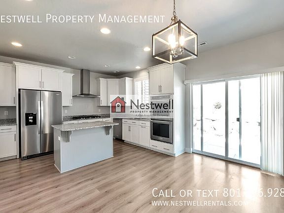2nd image of 2218 W Granite Arch Way