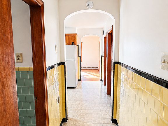 5th image of 6 Everett Ave #1