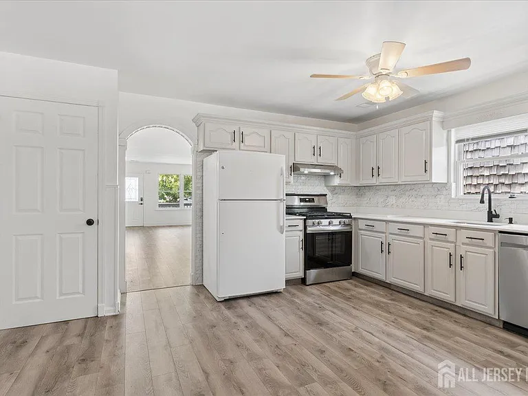 155 Emerson St #155 — Photo 8