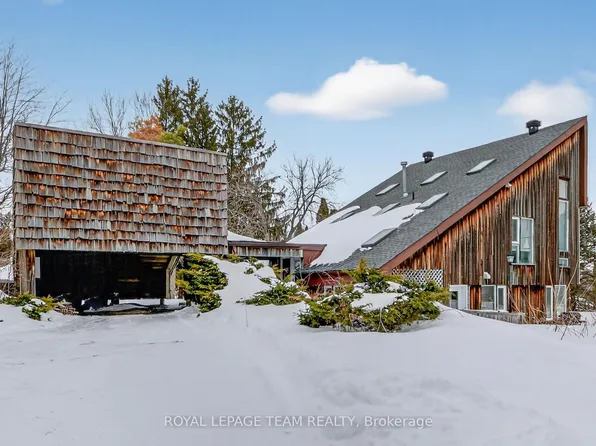 5965 Rideau Valley Dr N, Ottawa, ON K4M 1B3