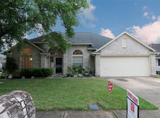 6803 Mistra Dr, Pasadena, TX 77505