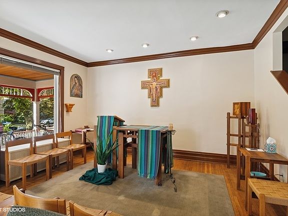 4th image of 4513 N Ashland Ave