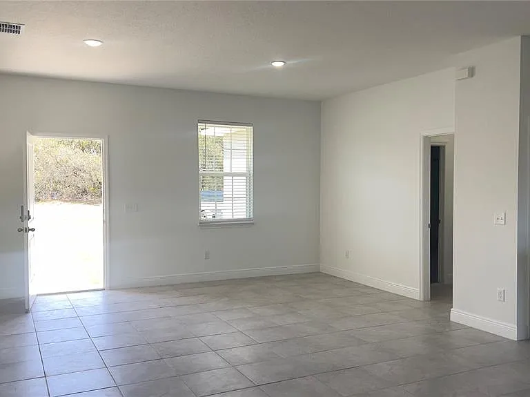 237 Cimarron Dr — Photo 3