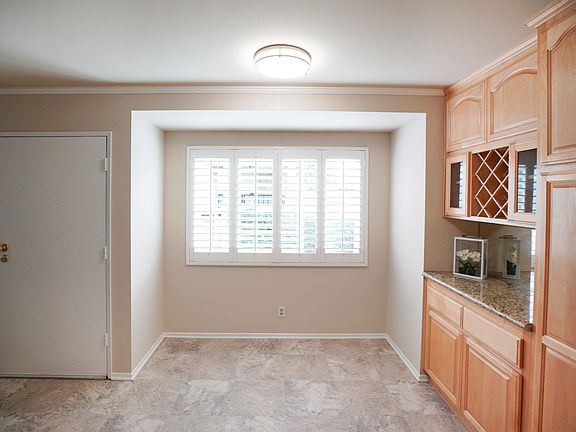5th image of 805 E Acacia Ave APT A