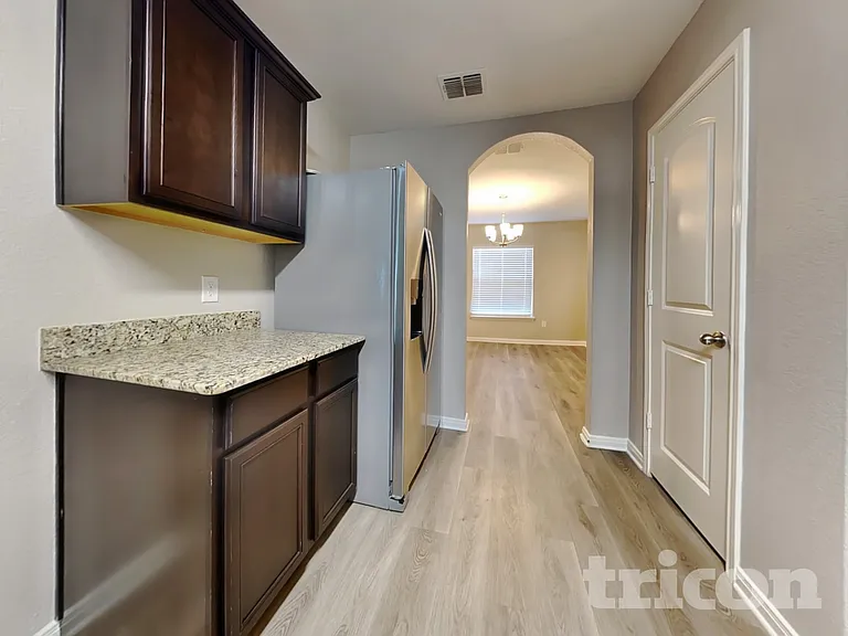 2910 Lavender Mdw — Photo 6