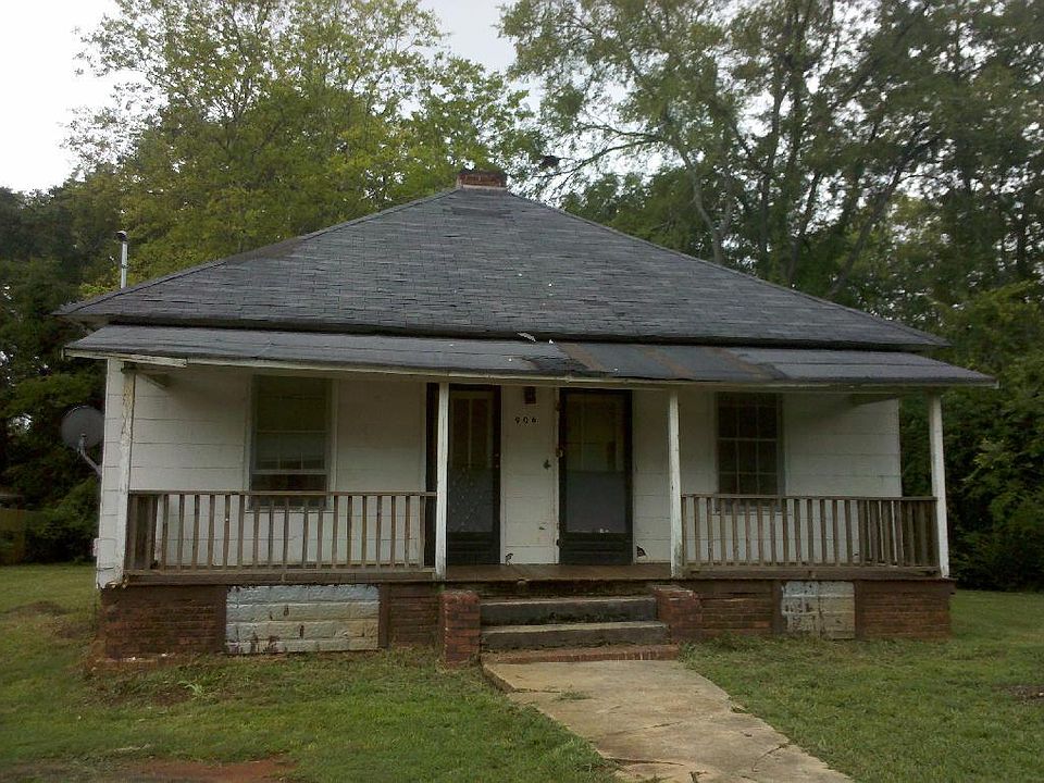 2nd image of 906 Houston St