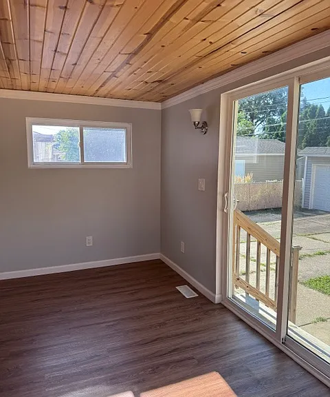 4429 Maplecrest Ave — Photo 9