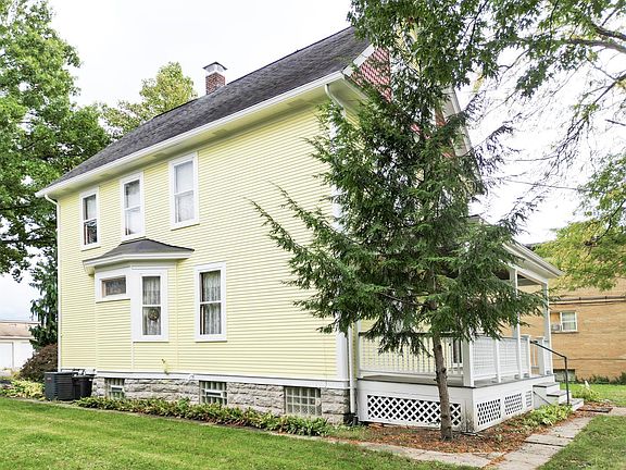 2nd image of 222 Harriet St