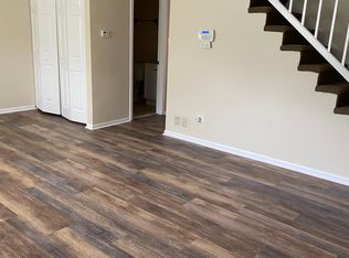 8033 S Kingston Ave, Chicago, IL 60617