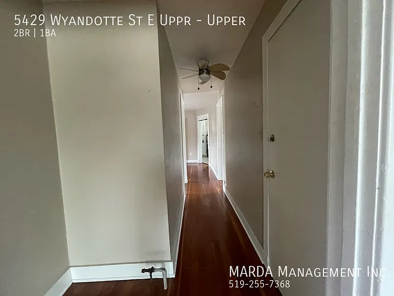 5429 Wyandotte St E #UPPER — Photo 3