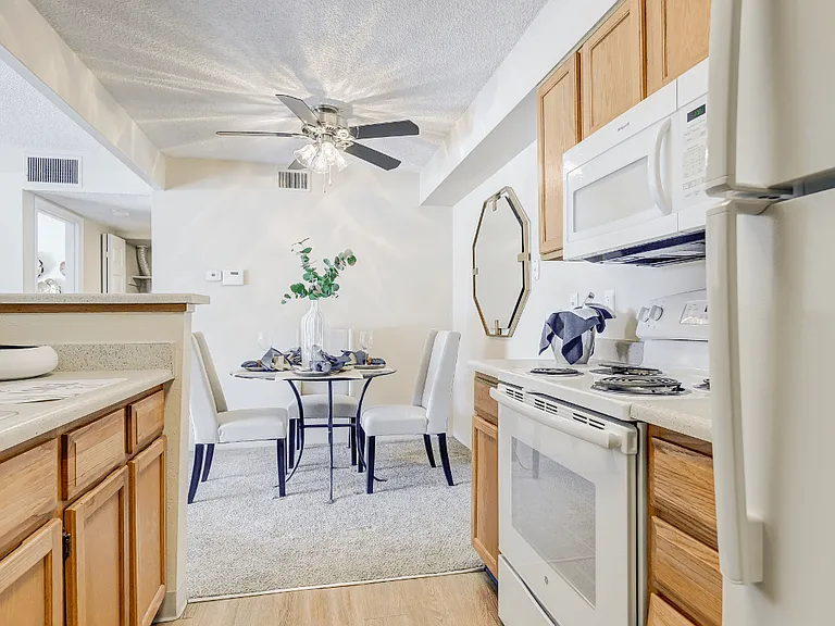 St. Moritz Apartments — Photo 9