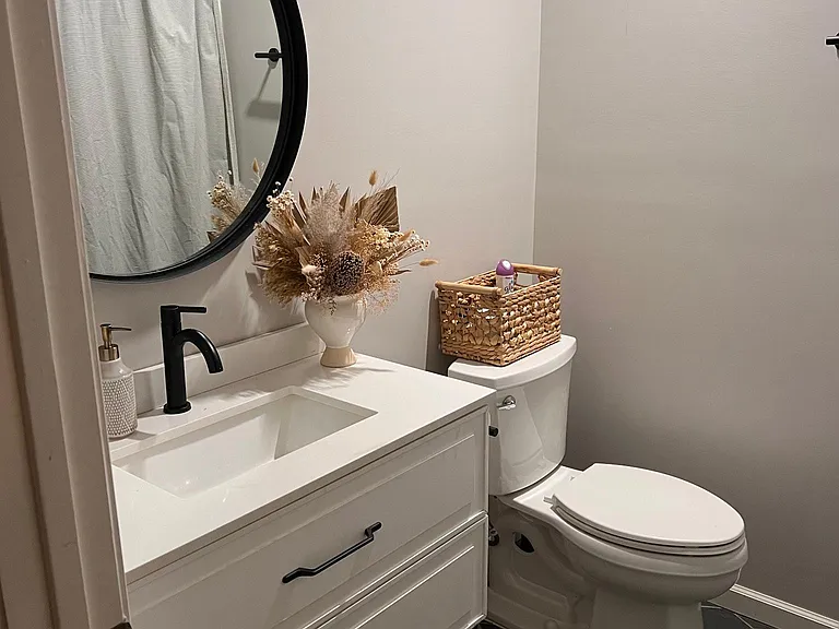 Secondary bathroom styled