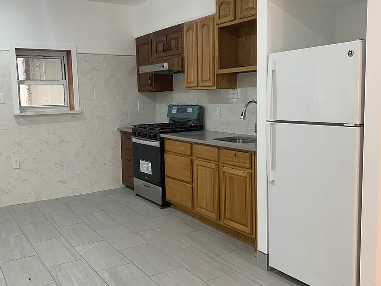 2446 S 5th St — Photo 4