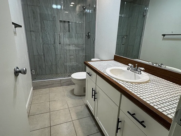 6112 Marina Pacifica Dr S — Photo 22