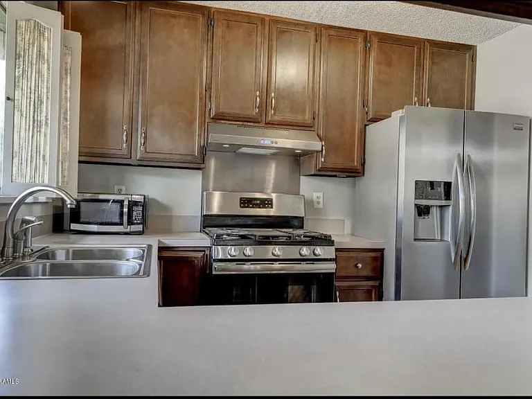 126 Castle Row #HOUSE — Photo 6