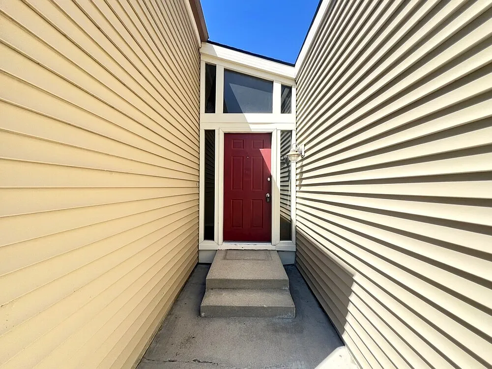 2 bed, 900 sqft, $1,800 — Photo 4