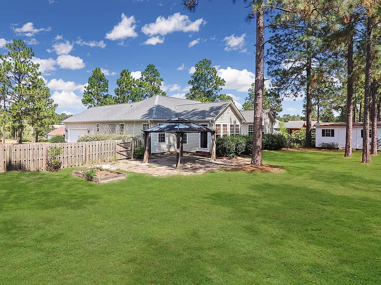 195 Russet Ct — Photo 3