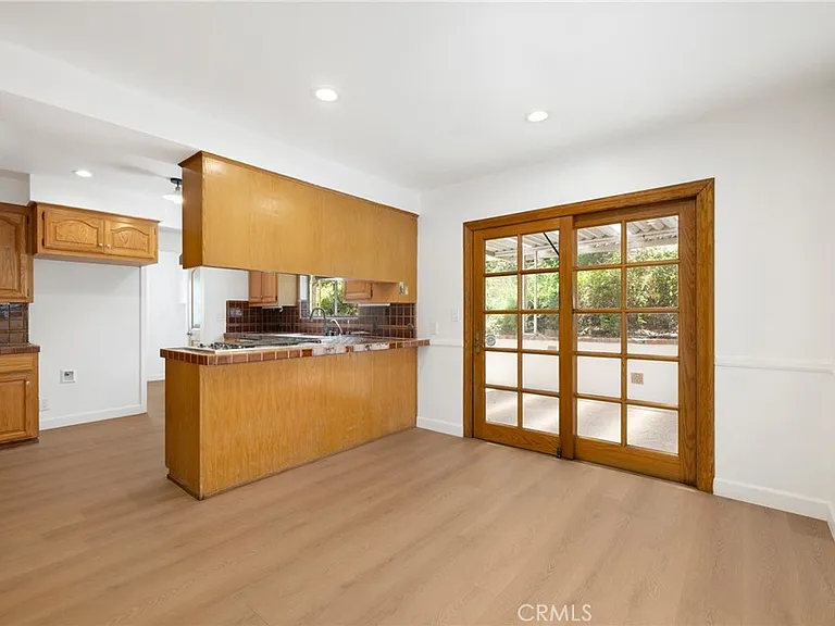 22204 Avenue San Luis — Photo 10