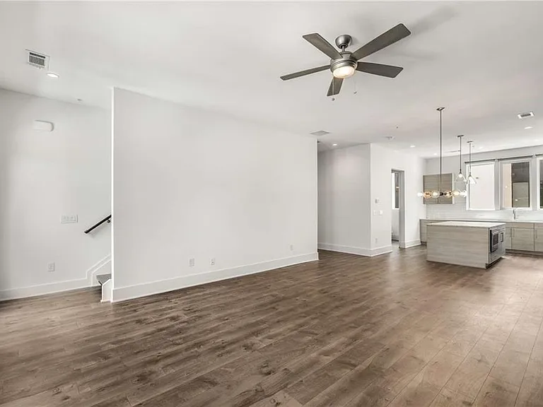 1225 Chelsea Cir NW — Photo 12