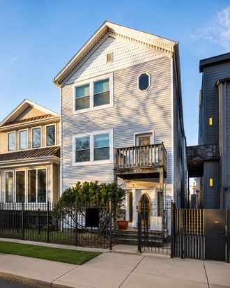 1812 W Erie St, Chicago, IL 60622