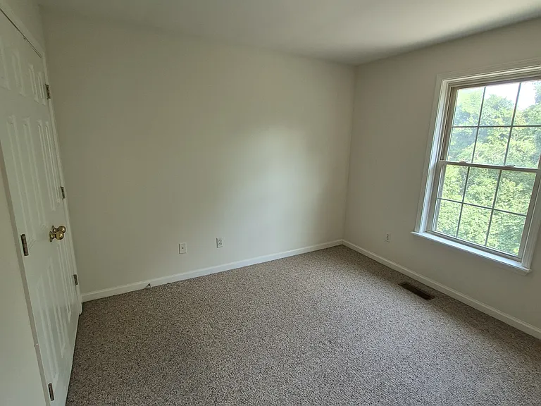 634 Sherard Cir — Photo 15