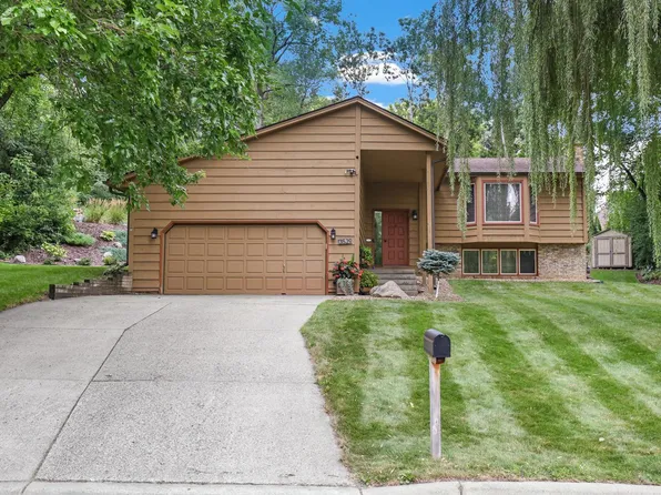 13529 1st Ave S, Burnsville, MN 55337