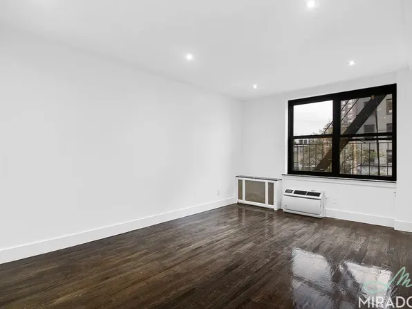 255 West 14th Street image 1 of 7