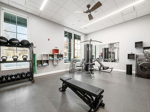 5th image of 497 E Town St #412