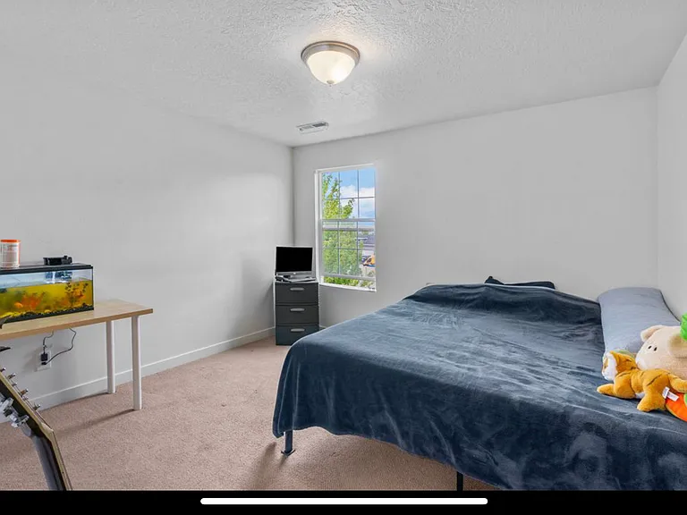 145 W 750 S — Photo 21