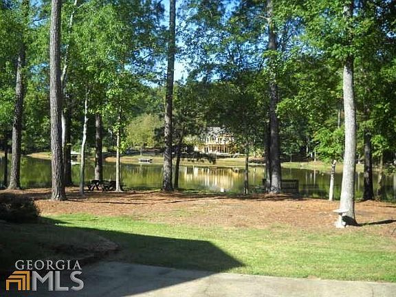 2nd image of 140 Willow Lake Ln