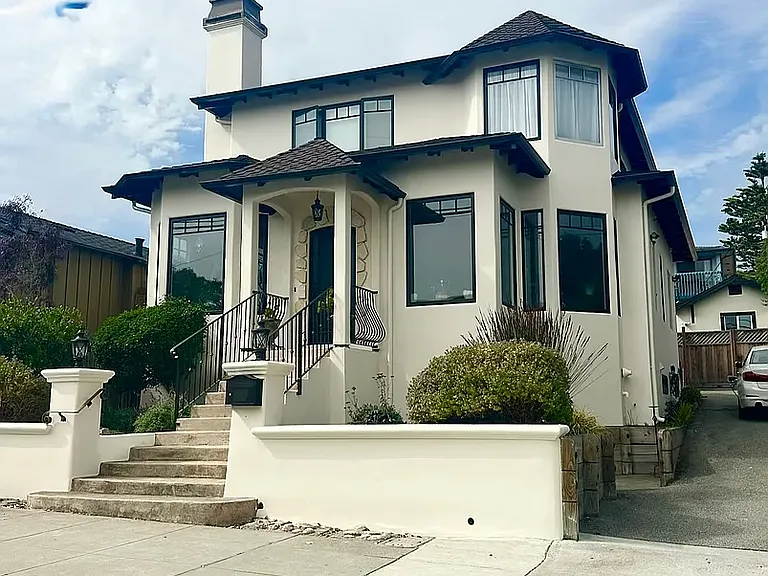 725 Laine St — Photo 1