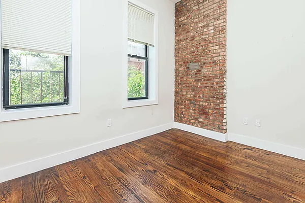 Rented by Nooklyn NYC LLC | media 18