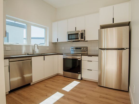 2nd image of 818 24th St #2338-F