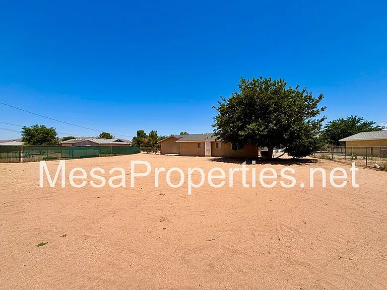 22189 Tajanta Ct — Photo 26