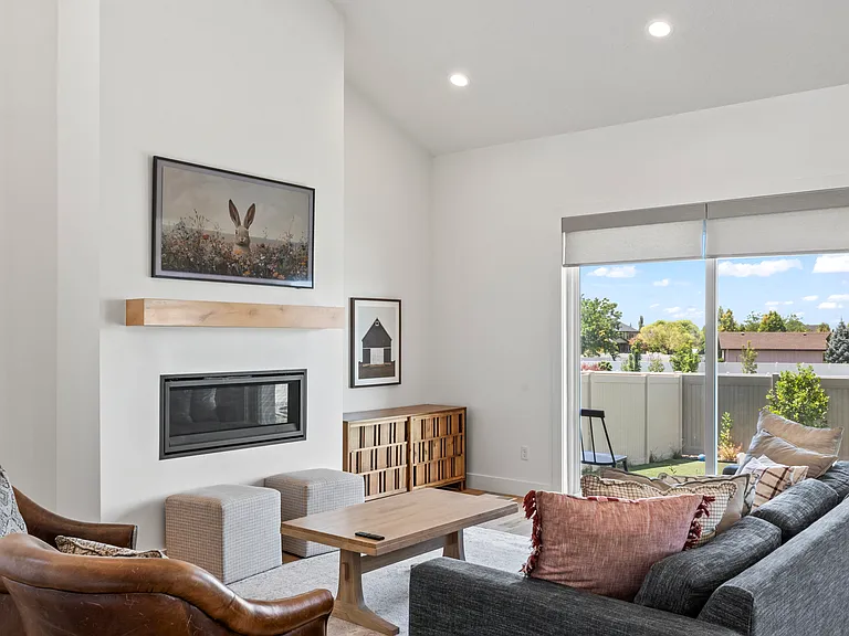 690 S Edge Ln — Photo 21
