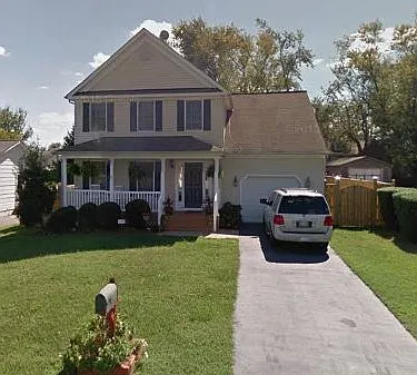 104 Stratford Ave photo 1
