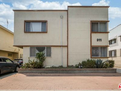 911 S Berendo St, Los Angeles, CA, 90006