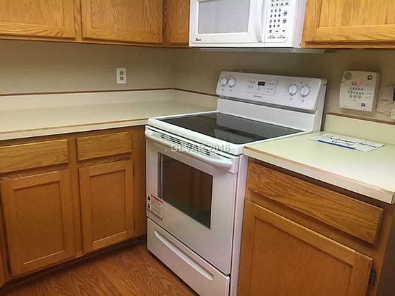 4th image of 1819 Plum Ct #C