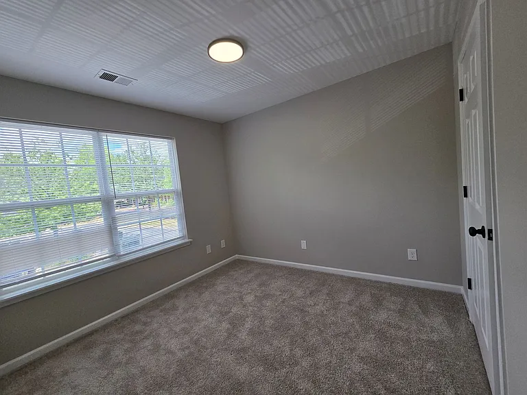109 Delargy Cir — Photo 8
