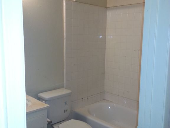5th image of 232 S La Fayette Park Pl APT 203