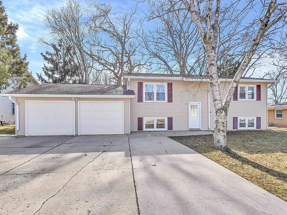 Front of duplex left side garage will be for upper unit