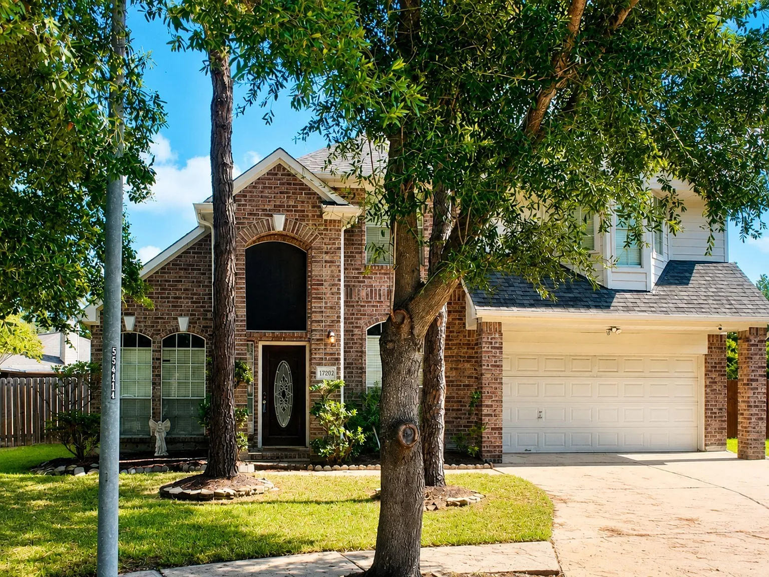 5 bed, 3.5 bath, 3219 sqft, $3,200 — Photo 1