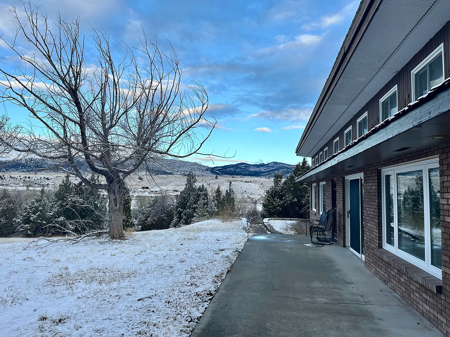 3 bed, $3,000 — Photo 2