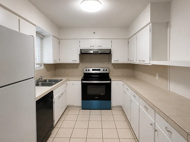 222 Schilling St — Photo 4