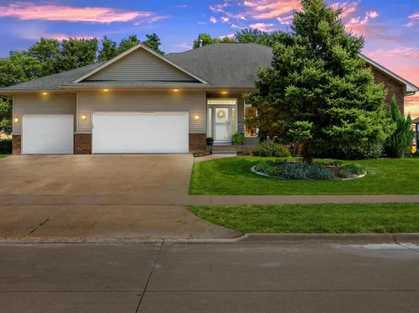 718 Bergamot Ln, Solon, IA 52333