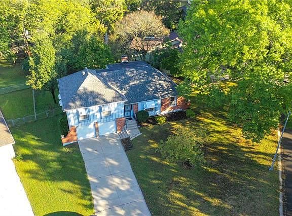 3rd image of 9718 Lydia Ave