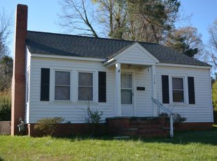 318 E 3rd St, Siler City, NC 27344