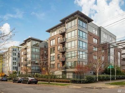4547 8th Ave NE APT 601, Seattle, WA, 98105