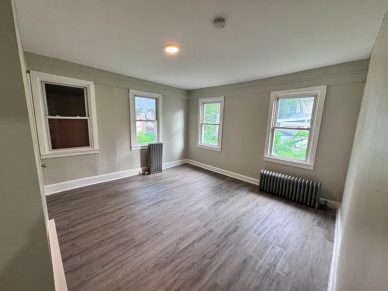 74 Baldwin Ave #1R — Photo 5