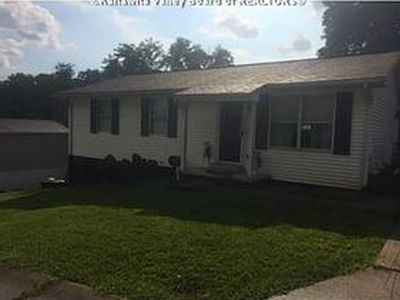 5110 Greg Tan Ln, Cross Lanes, WV, 25313